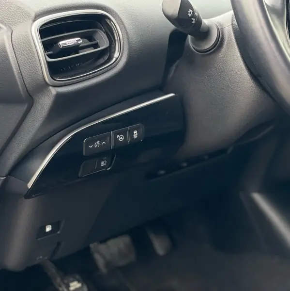 Toyota Prius 2019 г. 180000 км