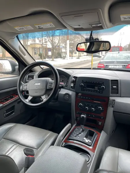 Jeep Cherokee 2006 г. 230 км