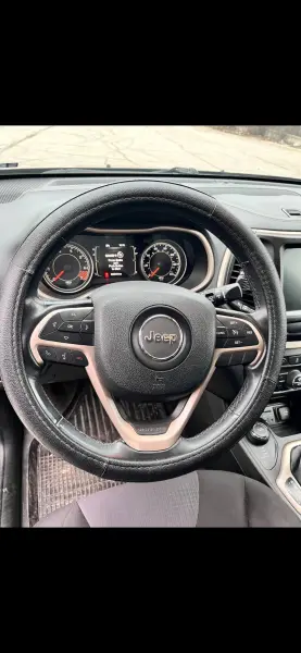 Jeep Cherokee 2015 г. 200000 км