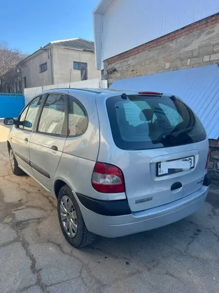 Renault Scenic 2001 г. 230 км