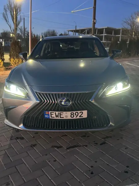 Lexus ES 2021 г. 69000 км