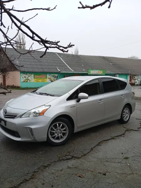 Toyota Prius 2012 г. 120000 км