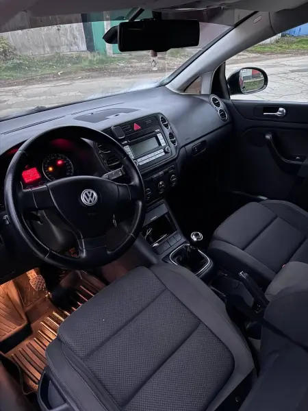 Volkswagen Golf Plus 2005 г. 295000 км