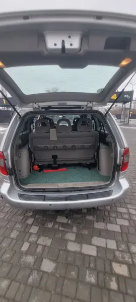 Chrysler Grand Voyager 2003 г. 300 км