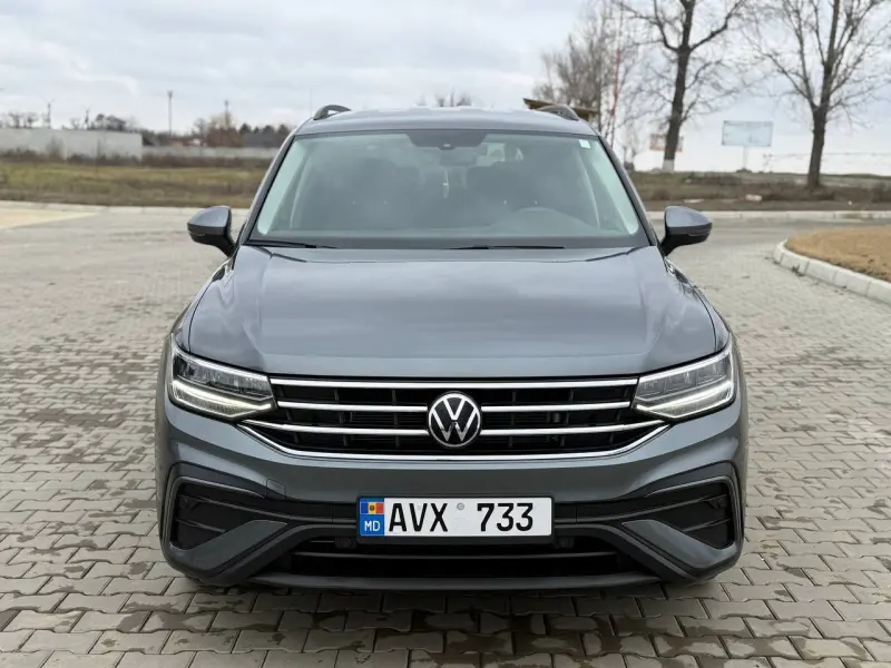 Volkswagen Tiguan 2023 г. 33000 км
