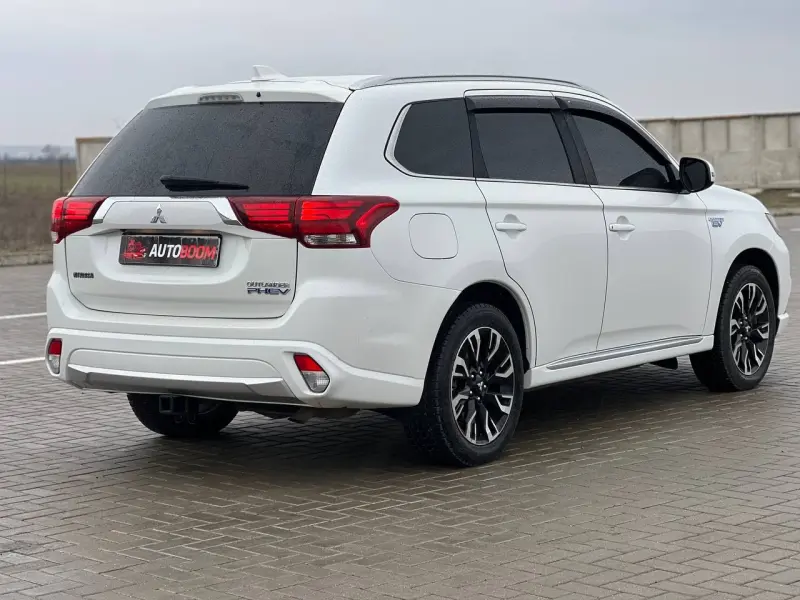 Mitsubishi Outlander 2017 г. 270000 км