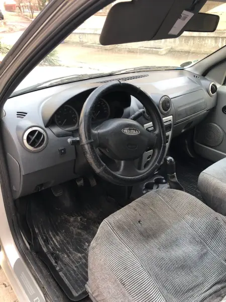 Dacia Logan 2007 г. 700000 км