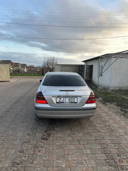 Mercedes-Benz E-Class 2003 г. 350000 км