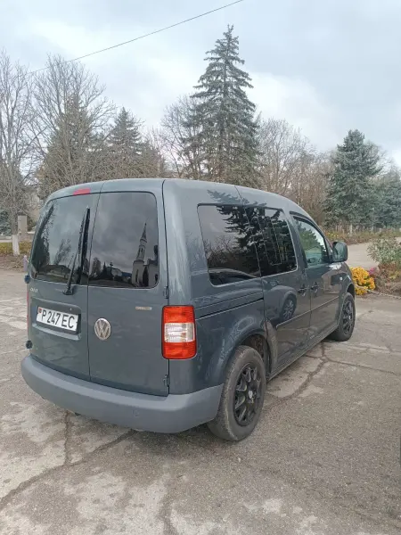 Volkswagen Caddy 2006 г. 240 км