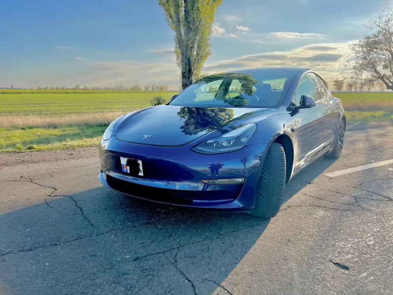 TESLA 3 2021 г. 107 км