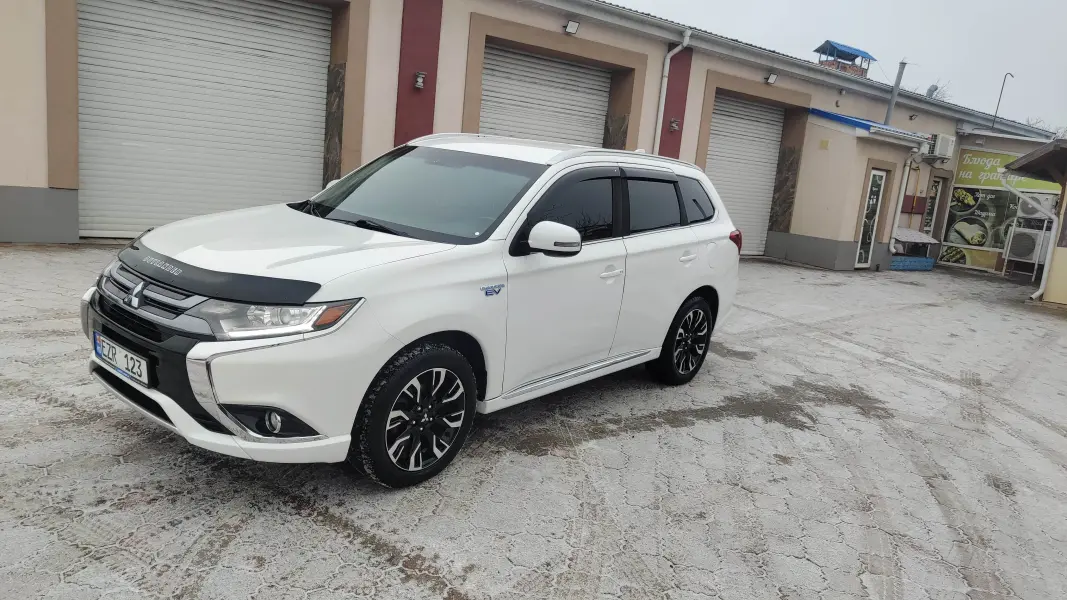 Mitsubishi Outlander 2018 г. 151000 км