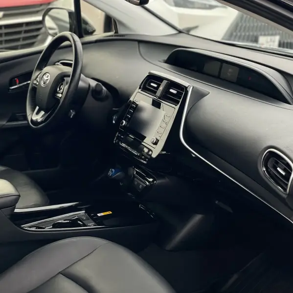 Toyota Prius 2019 г. 180000 км