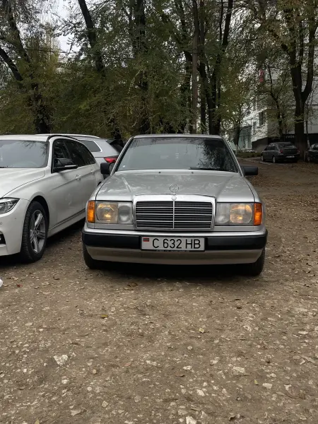 Mercedes-Benz E-Class 1988 г. 7777 км