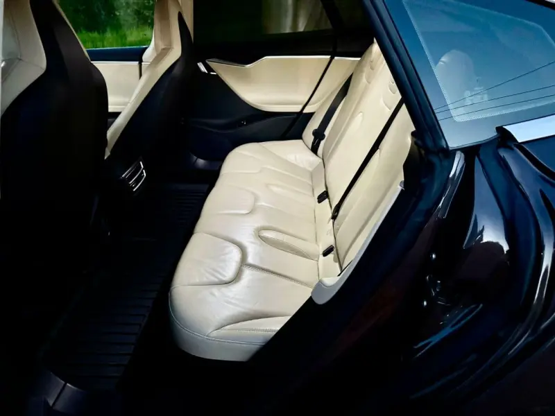 TESLA S 2014 г. 116000 км