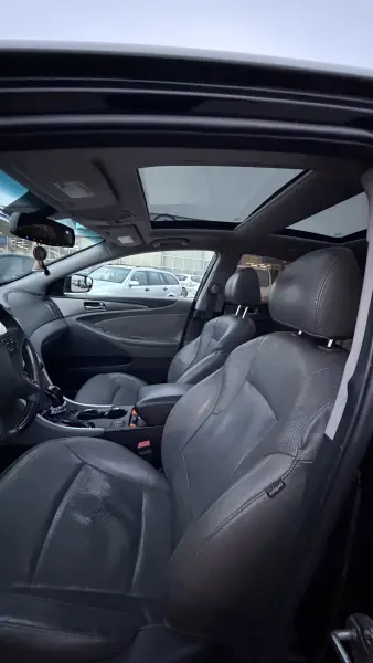 Hyundai Sonata 2013 г. 199000 км