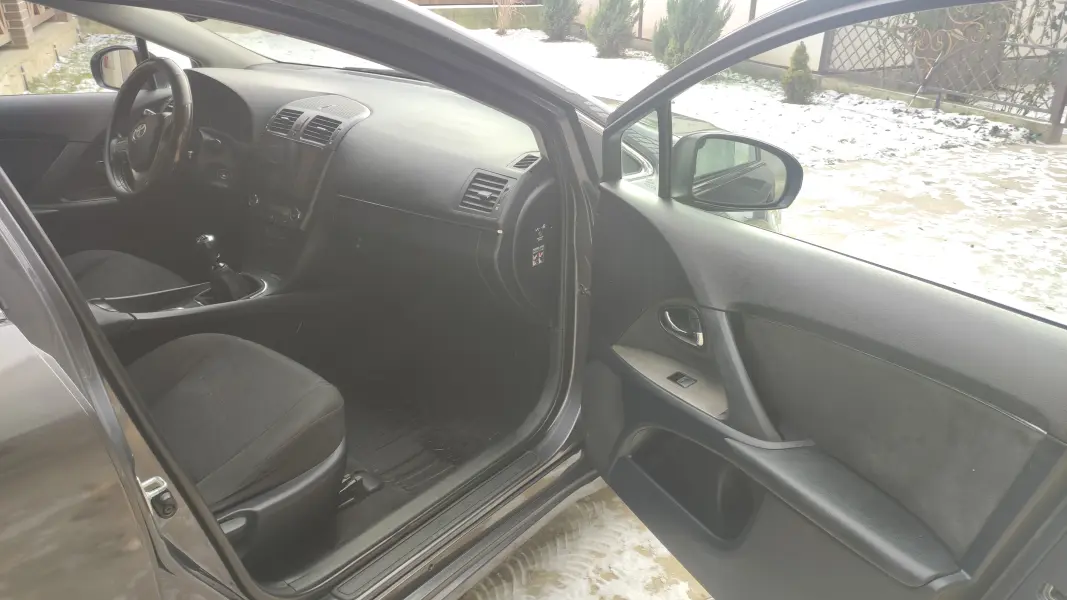 Toyota Avensis 2009 г. 260000 км