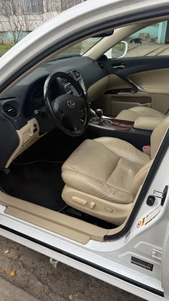 Lexus IS 2008 г. 150000 км