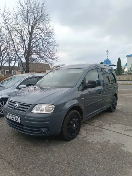 Volkswagen Caddy 2006 г. 240 км