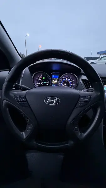 Hyundai Sonata 2013 г. 199000 км