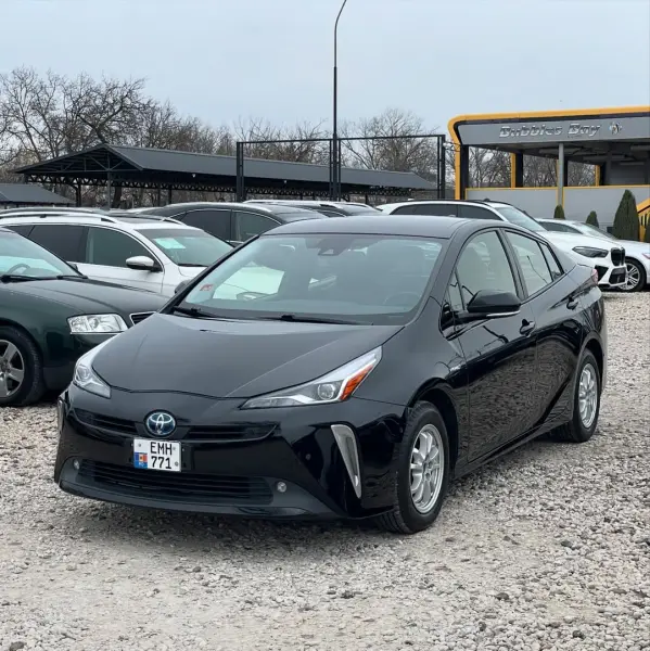 Toyota Prius 2019 г. 180000 км