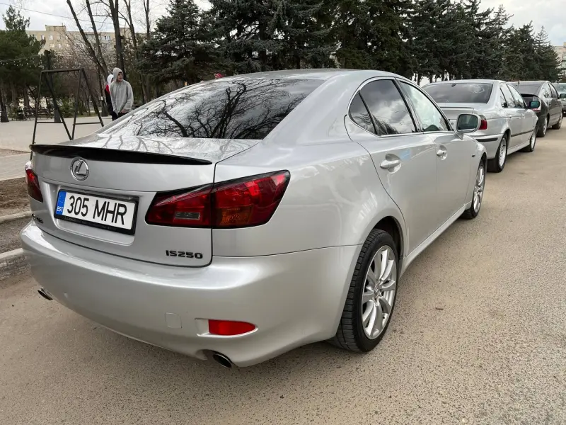 Lexus IS 2008 г. 215000 км