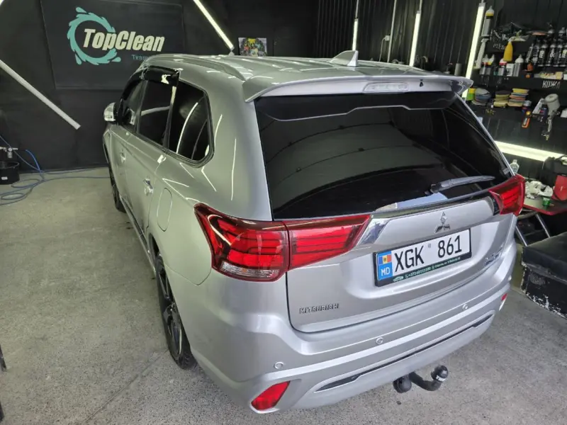 Mitsubishi Outlander 2018 г. 195000 км