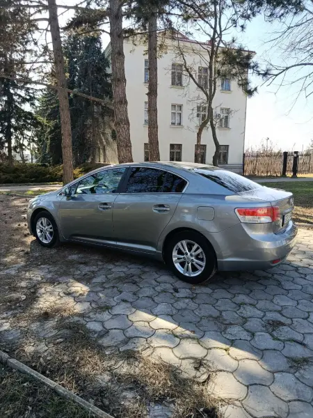 Toyota Avensis 2010 г. 196 км