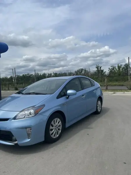 Toyota Prius 2012 г. 270 км