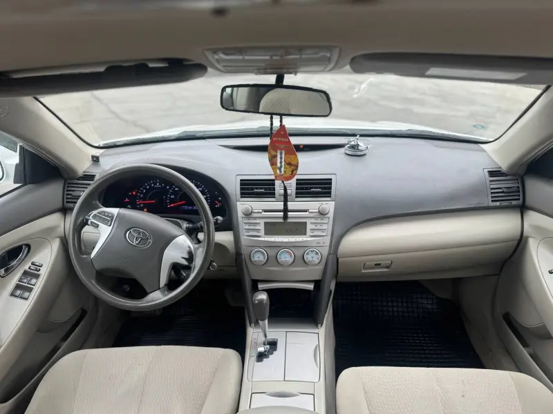 Toyota Camry 2010 г. 198000 км