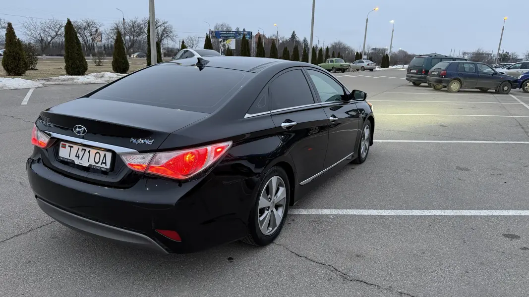 Hyundai Sonata 2013 г. 199000 км