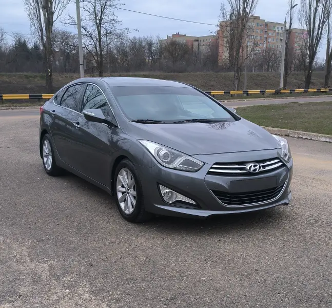 Hyundai i40 2013 г. 247000 км