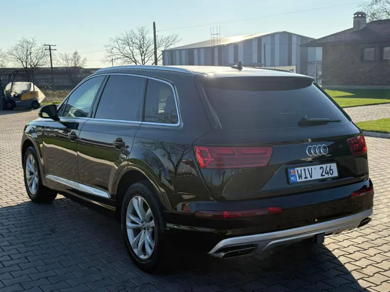 Audi Q7 2017 г. 122000 км