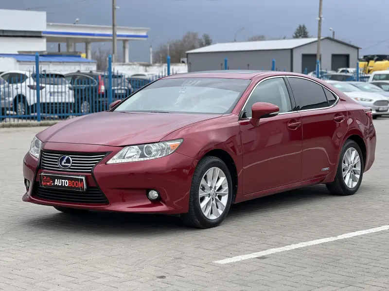 Lexus ES 2012 г. 230000 км