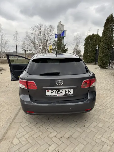 Toyota Avensis 2010 г. 321000 км