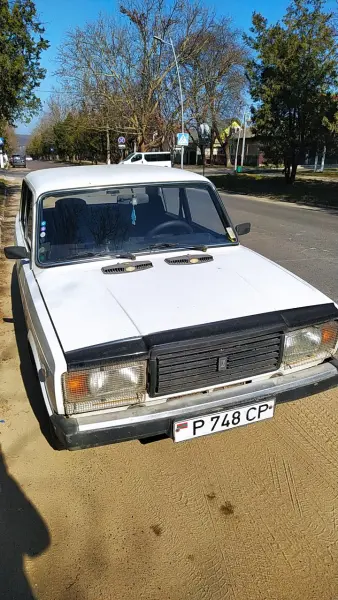 ВАЗ 2107 1990 г. 100000 км