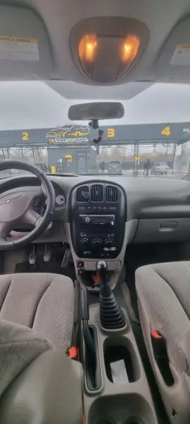 Chrysler Grand Voyager 2003 г. 300 км