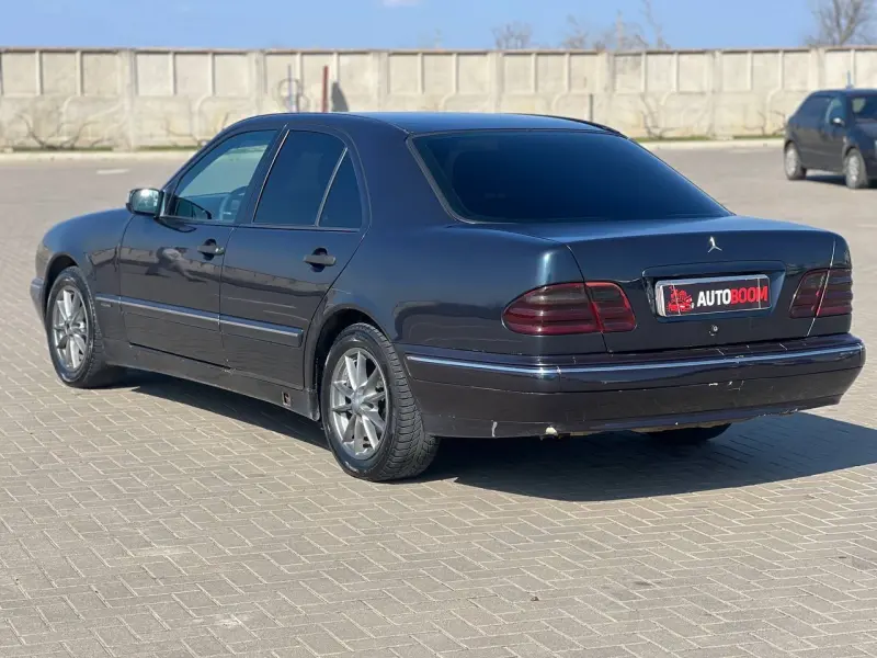 Mercedes-Benz E-Class 2001 г. 245000 км