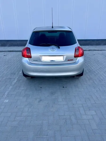 Toyota Auris 2009 г. 244000 км
