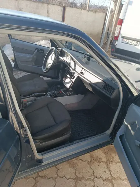 Mercedes-Benz E-Class 1996 г. 230 км