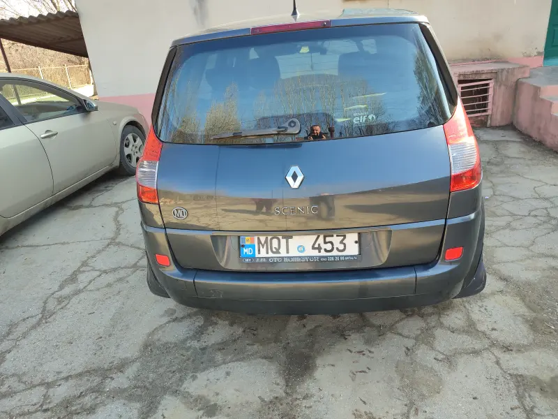 Renault Scenic 2007 г. 284400 км