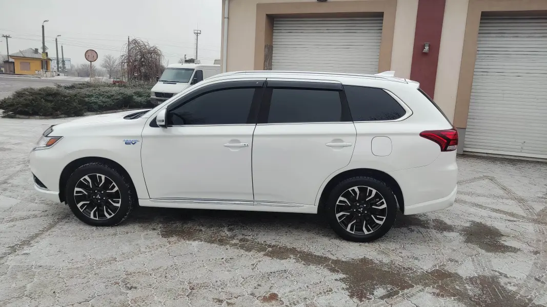 Mitsubishi Outlander 2018 г. 151000 км