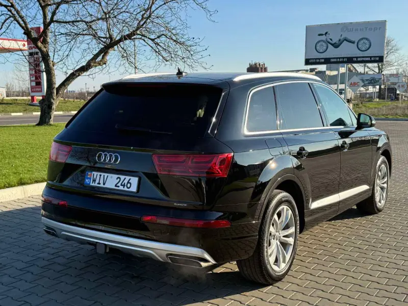 Audi Q7 2017 г. 122000 км