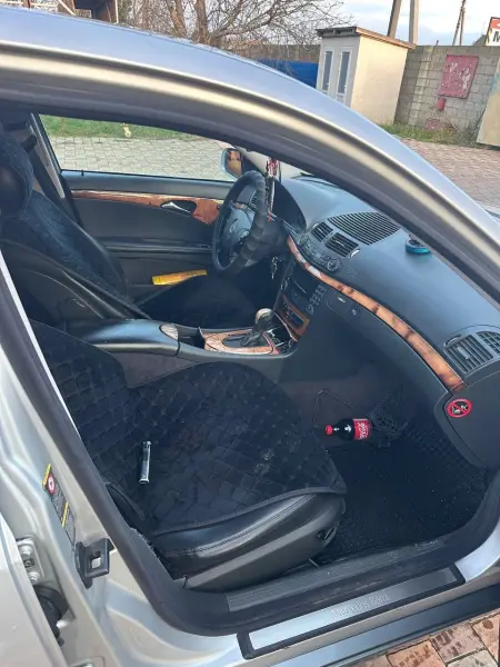 Mercedes-Benz E-Class 2003 г. 350000 км