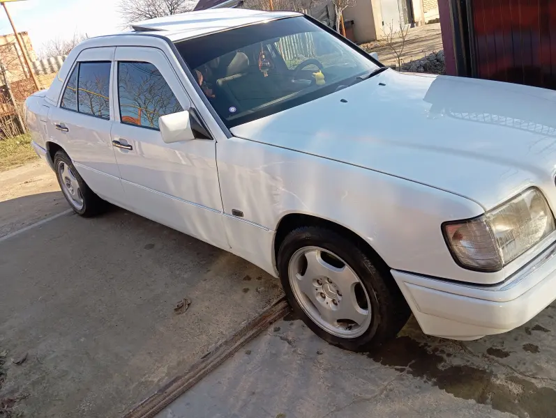 Mercedes-Benz W124 1990 г. 450000 км
