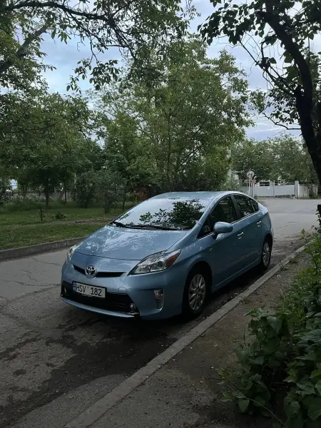 Toyota Prius 2012 г. 270 км
