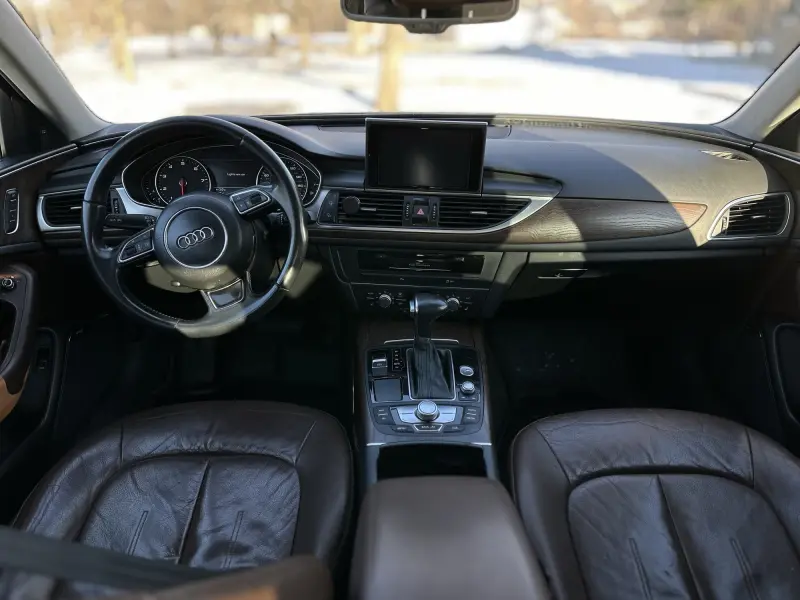 Audi A6 2015 г. 260000 км