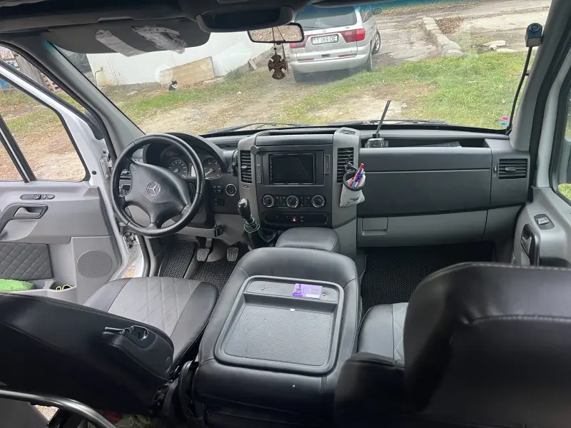 Mercedes-Benz Sprinter 2007 г. 100 км