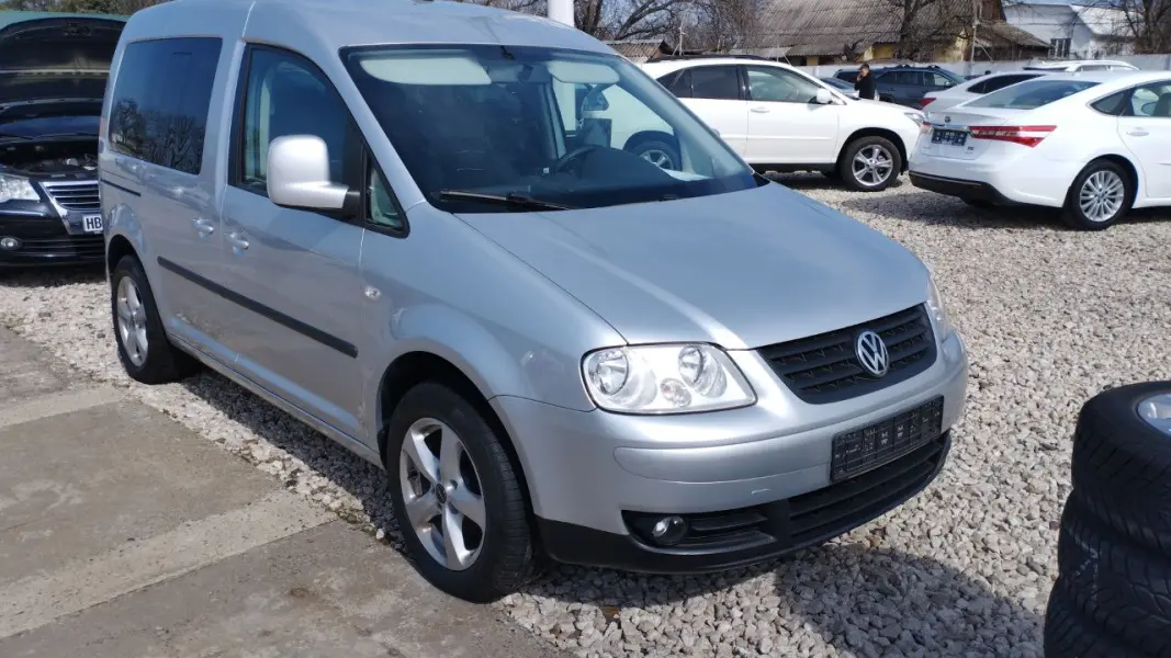 Volkswagen Caddy 2008 г. 214000 км