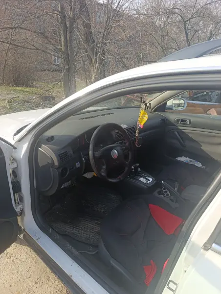 Volkswagen Passat 2005 г. 350000 км