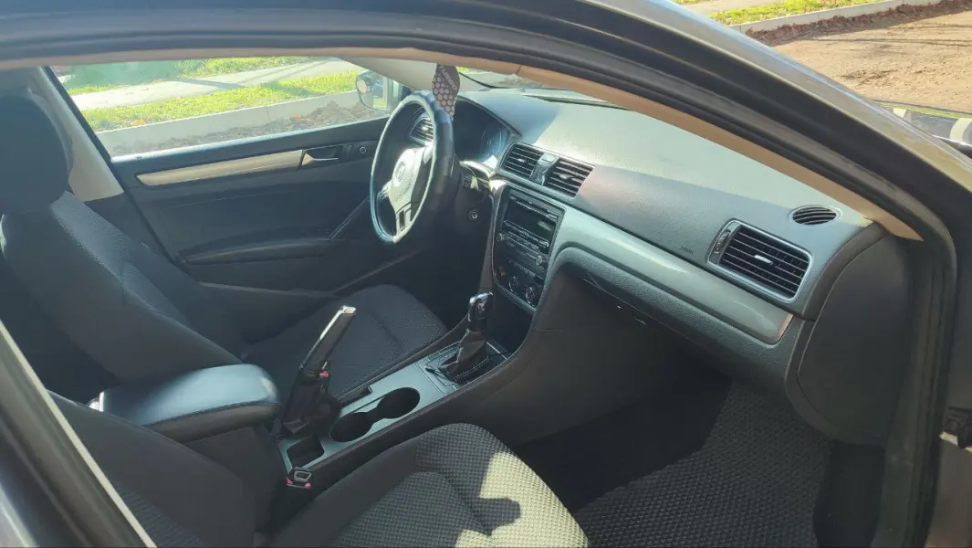 Volkswagen Passat 2012 г. 150000 км